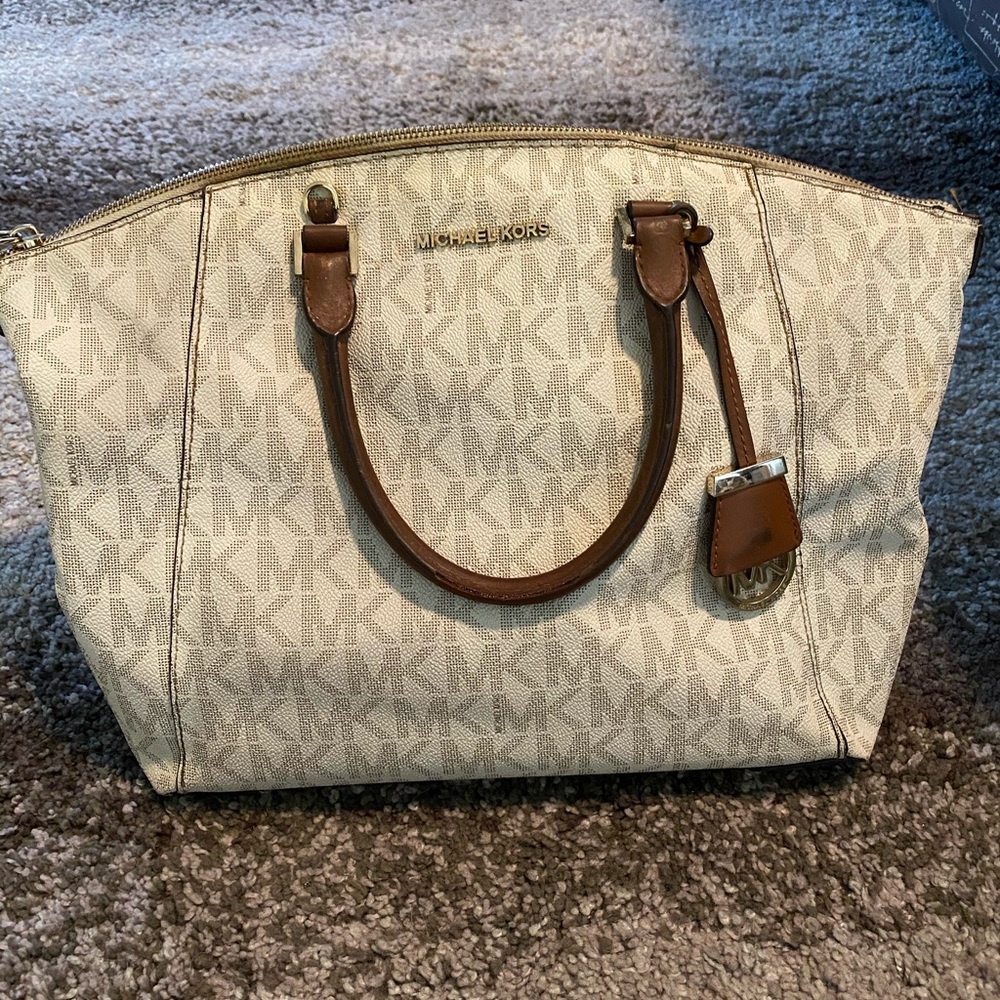 Michael Kors purse and matching wallet